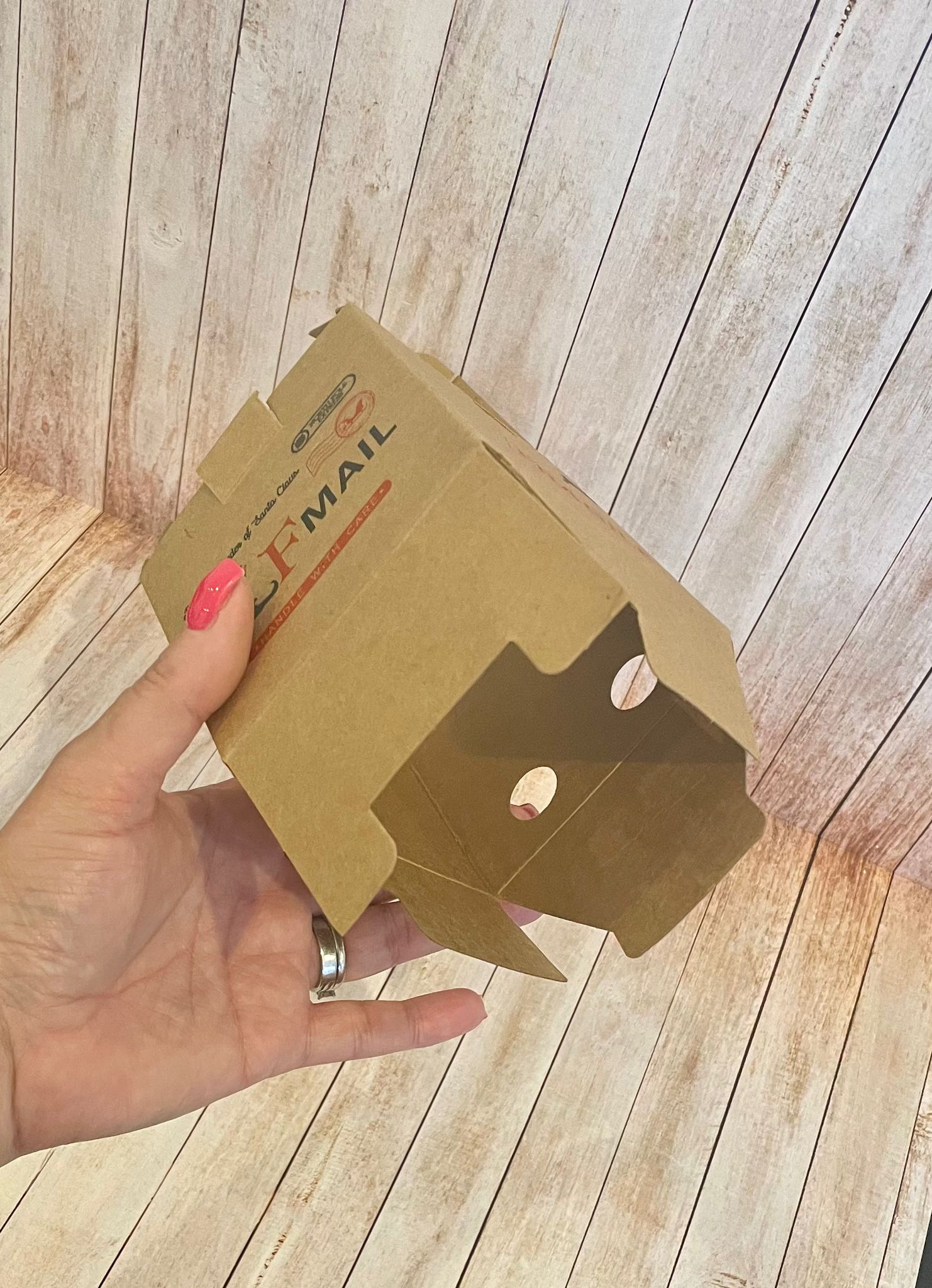 Mini Elf arrival box - Wholesale Blanks Bowtique